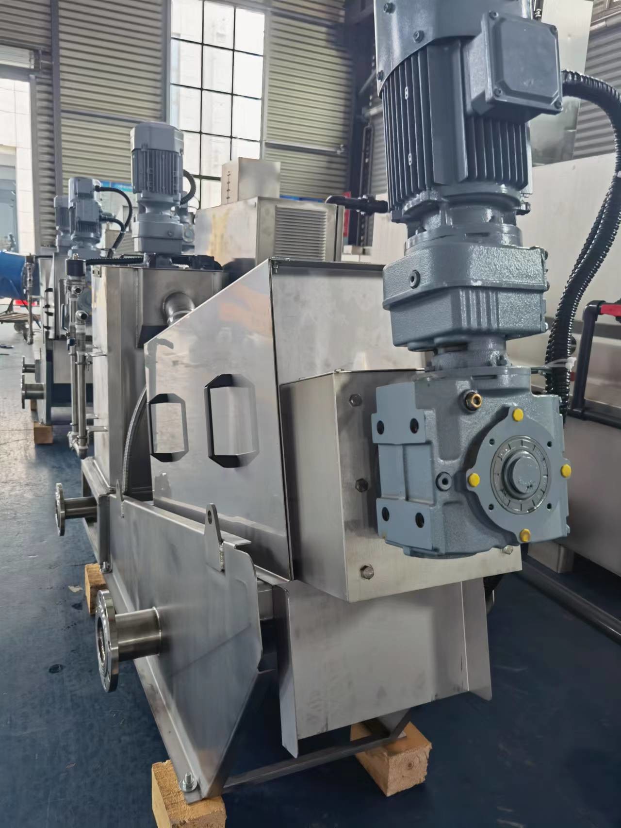 Continuous Screw Press Sludge Dewatering Machine